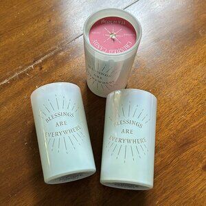 NWT Modern Expressions "Blessings Are Everywhere" Glass Crushed Candy Candle
